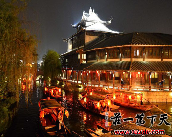 枣庄旅行社推荐欣赏：台儿庄古城夜景之桨声灯影