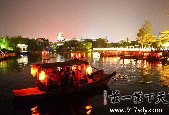 枣庄旅行社推荐欣赏：台儿庄古城夜景之桨声灯影